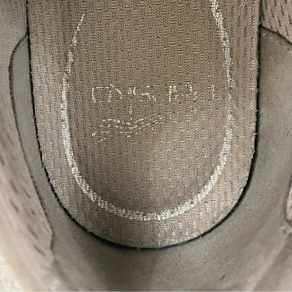 Dansko Honor Gray Suede & Mesh Sneakers Size 40 EU (US Women’s 9.5-10)